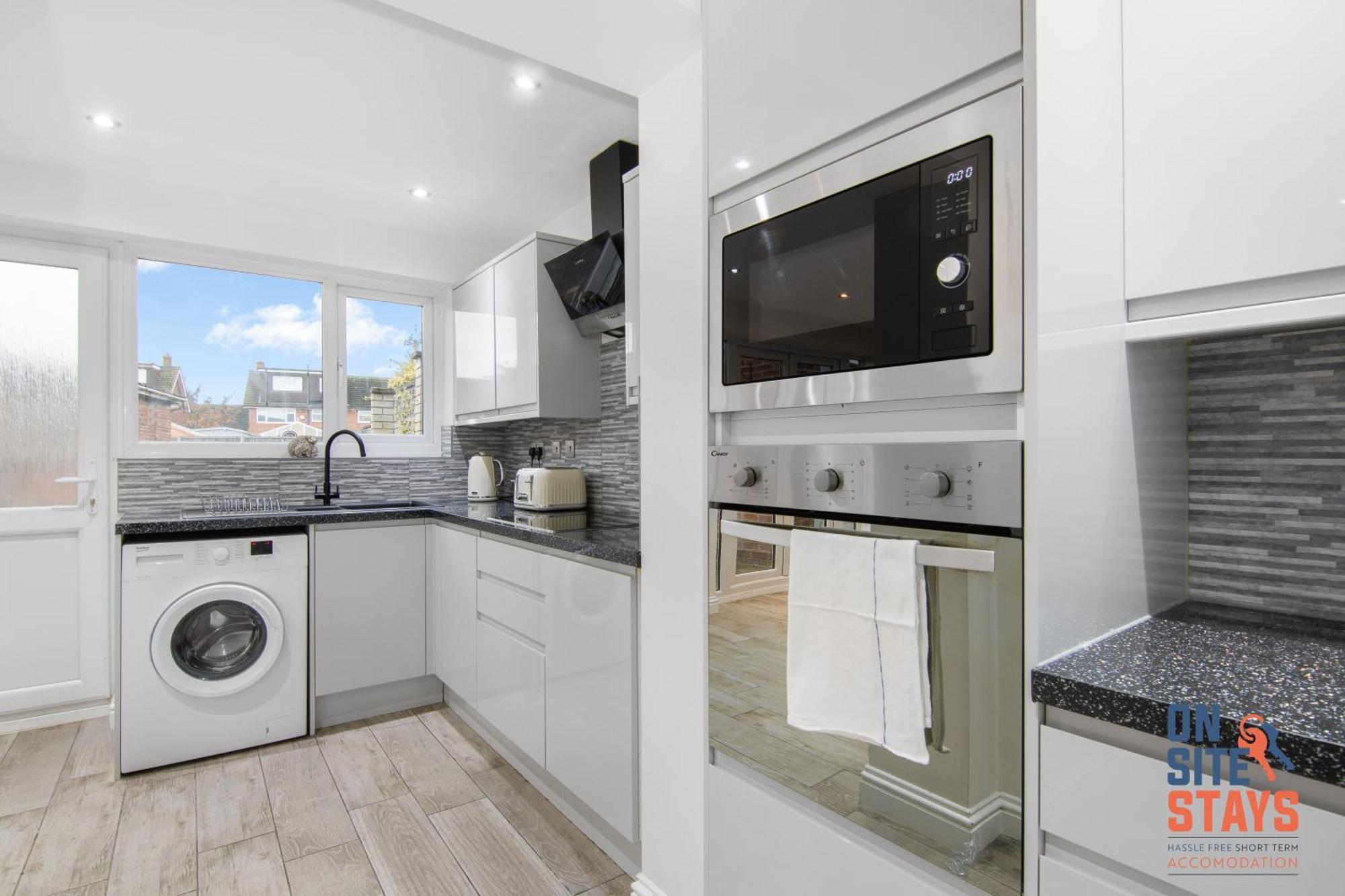 Onsitestays - Spacious 3 Bed House With Garden, Wifi & 4 Plus Parking Gravesend Eksteriør billede