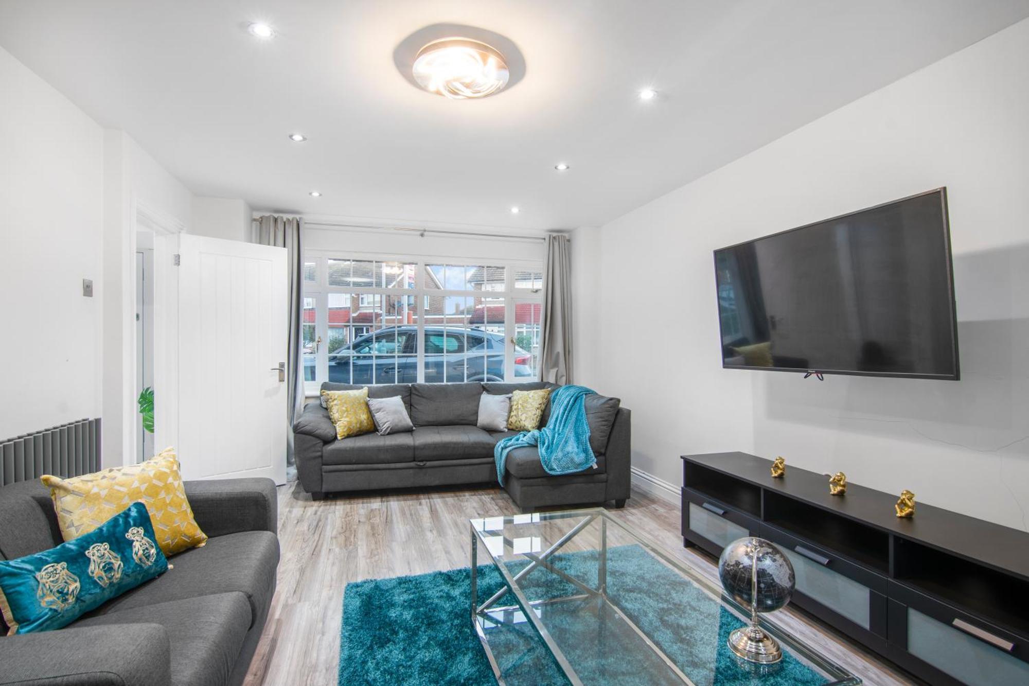 Onsitestays - Spacious 3 Bed House With Garden, Wifi & 4 Plus Parking Gravesend Eksteriør billede