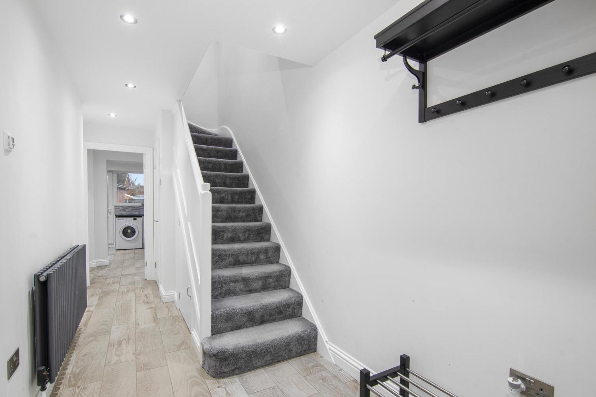 Onsitestays - Spacious 3 Bed House With Garden, Wifi & 4 Plus Parking Gravesend Eksteriør billede